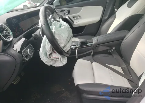 2020 Mercedes-Benz A 220 4Matic z USA, uszkodzony, nr VIN W1K3G4FB2LJ210399